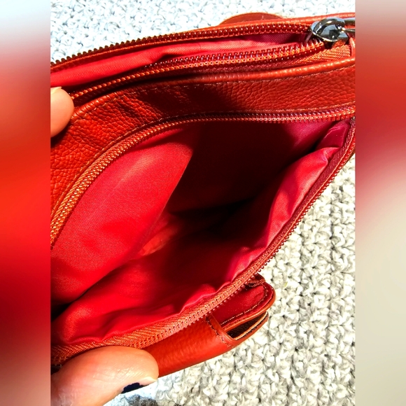 Women's Crossbody - Picture 5 of 7